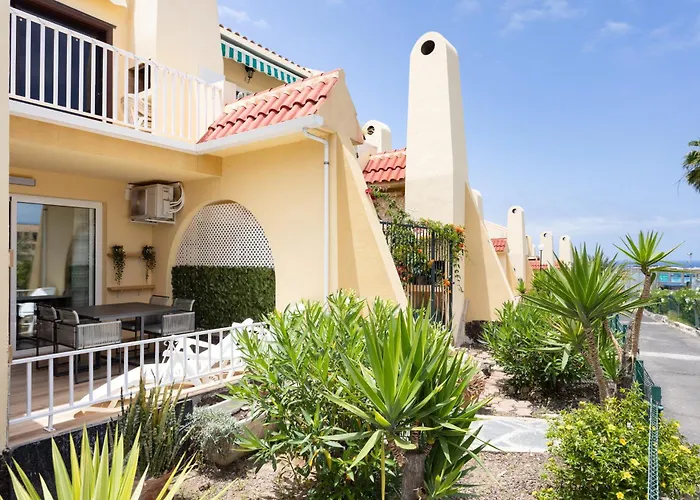 Home2book Stylish Fanabe, Bbq Terrace & Pool 公寓